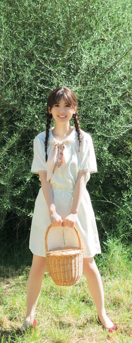 筒井あやめ5/2(金)生配信限定W特典・折り目なしB3ポスター