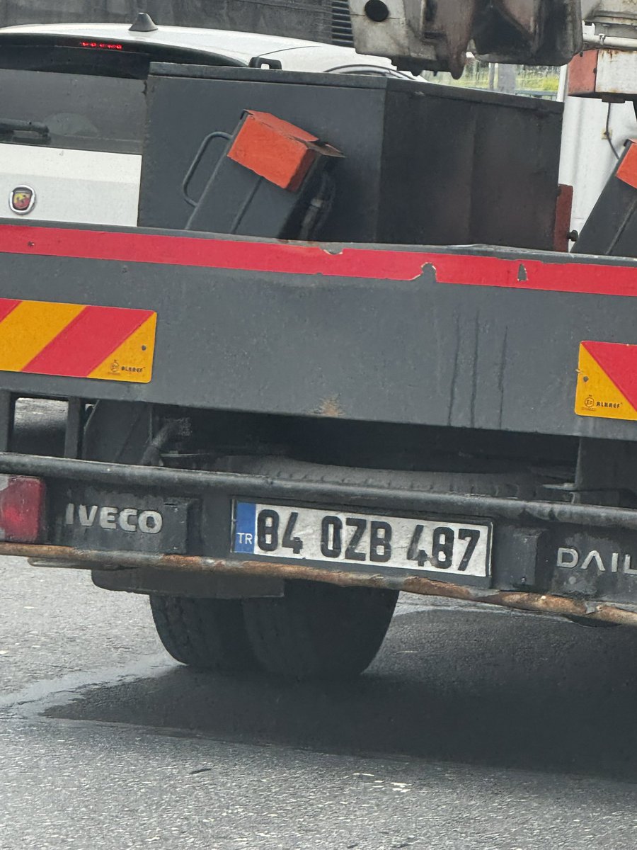 Bu plakada oynama mı var ? Yoksa ben paronayak mıyım? Ayrıca 84 hangi ile ait?