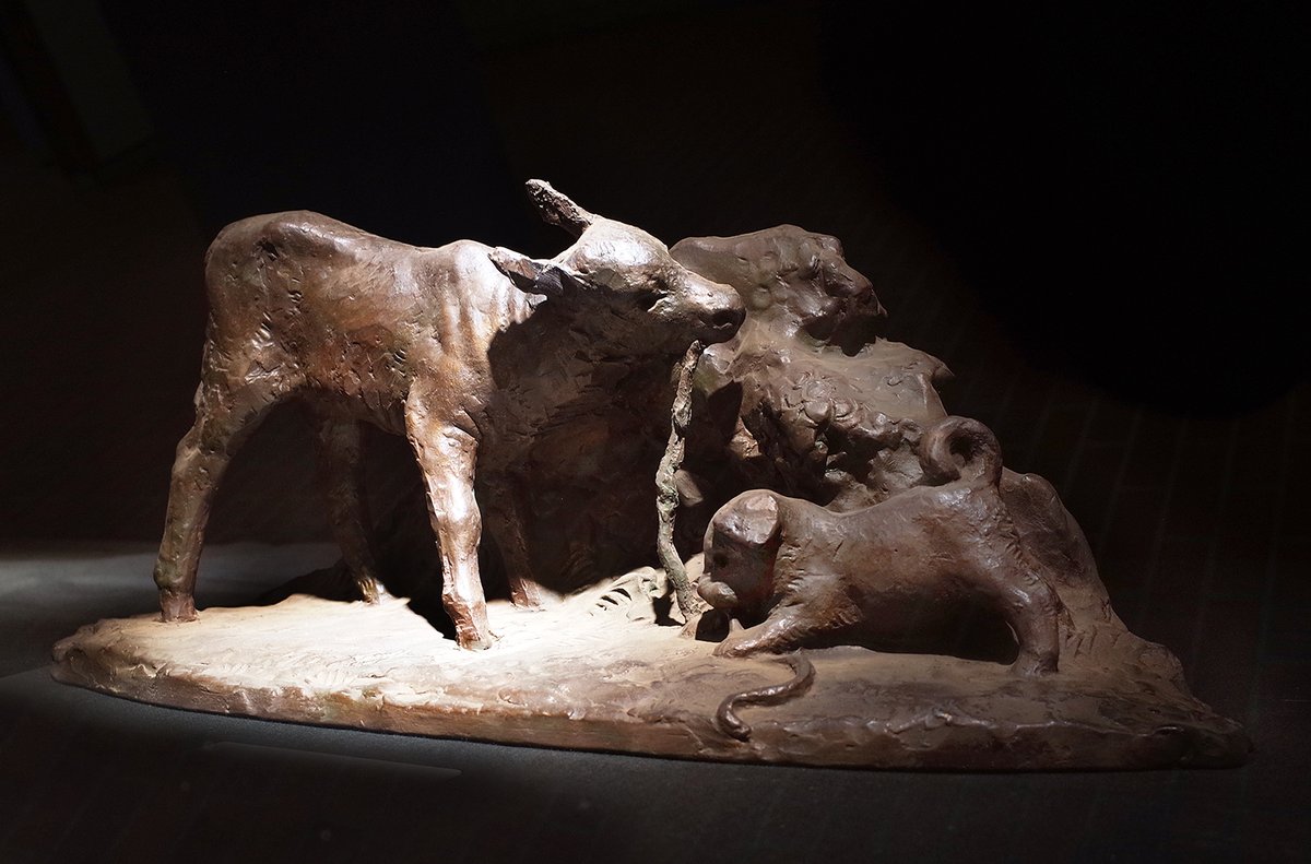 動物の骨製の彫刻文鎮一対 どうぶつ彫刻が大集合！ ／ 彫刻園B館にて、小さな企画展「#西望