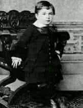 Cimbom0618's tweet photo. "Einstein' kahraman bir anne tarafından, yüzyılın dahisi haline getirilmiş, "şaşkın" bir çocuktu." https://t.co/bIbK8FmFXS