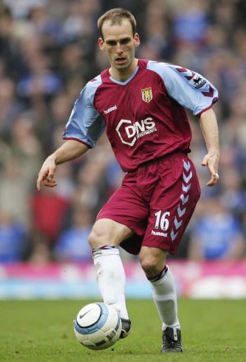 Morning Villans! Who remembers this guy?! Find out more here 👇🏻 👇🏻
Episode 2: Aston Villa’s French Connection  🇫🇷 🦁 is now available on:
🎙️ Spotify spoti.fi/42g4JTh 
🎙️ Apple bit.ly/3DXu5NX 
📺 YouTube bit.ly/44e3lTS
#AVFC #AstonVilla #Villa #UTV #UCL