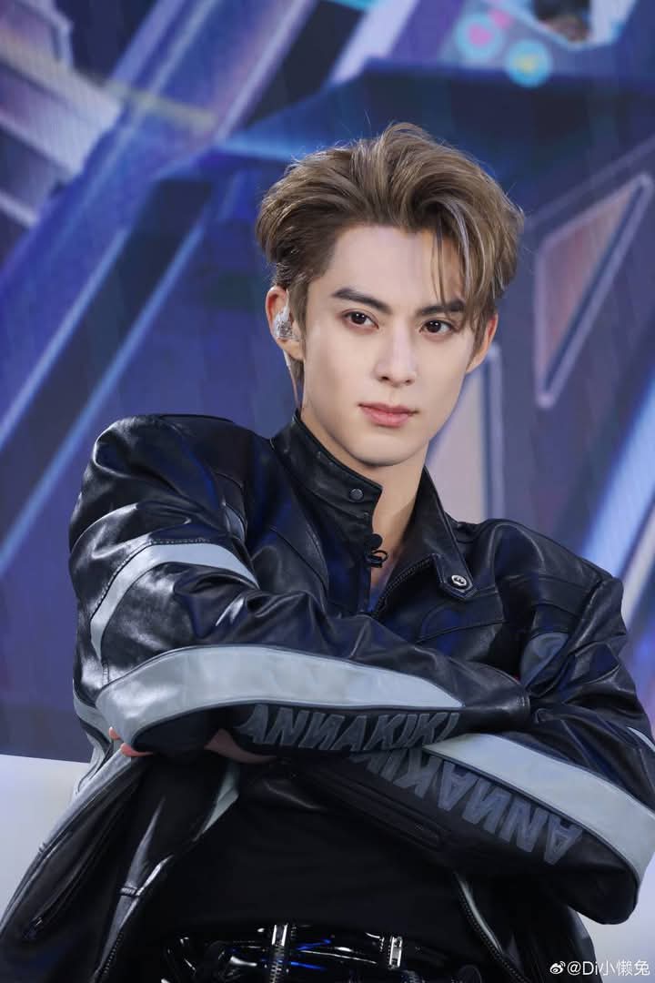 NizeMonserratt's tweet image. Por eu amar você vou deixar você sozinho um pouco 💔💔💔💔♥️