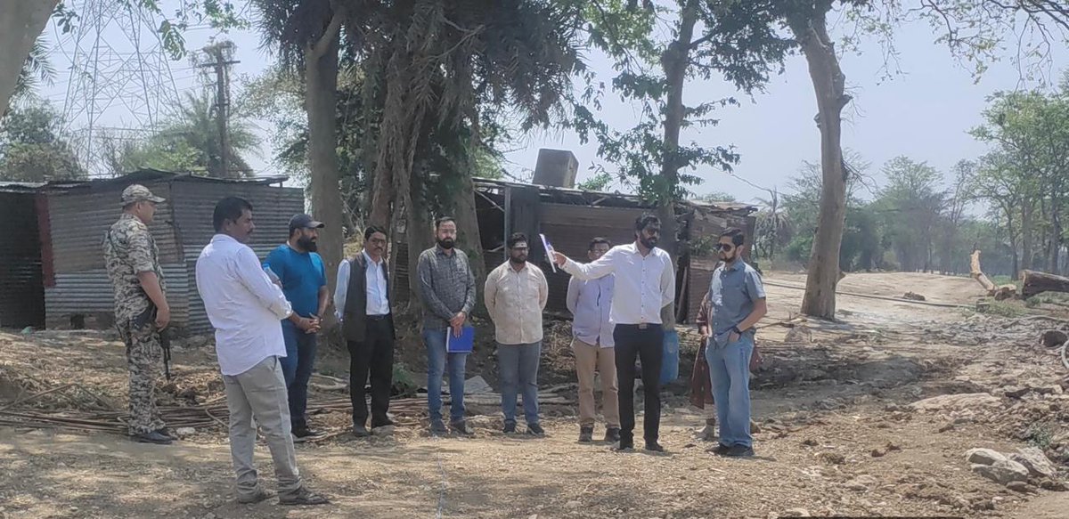 दुर्ग जिले के कलेक्टर श्री अभिजीत सिंह जी द्वारा जल जीवन मिशन के अंतर्गत चल रहे कार्यो की समीक्षा की गई। 
<a href="/PMOIndia/">PMO India</a> <a href="/narendramodi/">Narendra Modi</a> <a href="/MoJSDDWS/">Department of Drinking Water & Sanitation (#DDWS)</a> <a href="/gssjodhpur/">Gajendra Singh Shekhawat</a> <a href="/ChhattisgarhCMO/">CMO Chhattisgarh</a>  <a href="/UNICEFIndia/">UNICEF India</a> <a href="/vishnudsai/">Vishnu Deo Sai</a> <a href="/ArunSao3/">Arun Sao</a> <a href="/jjmchhattisgarh/">JJM CHHATTISGARH</a> <a href="/DurgDist/">Durg</a>  <a href="/jaljeevan_/">Jal Jeevan Mission I #HarGharJal #JJM #JalJeevan</a>