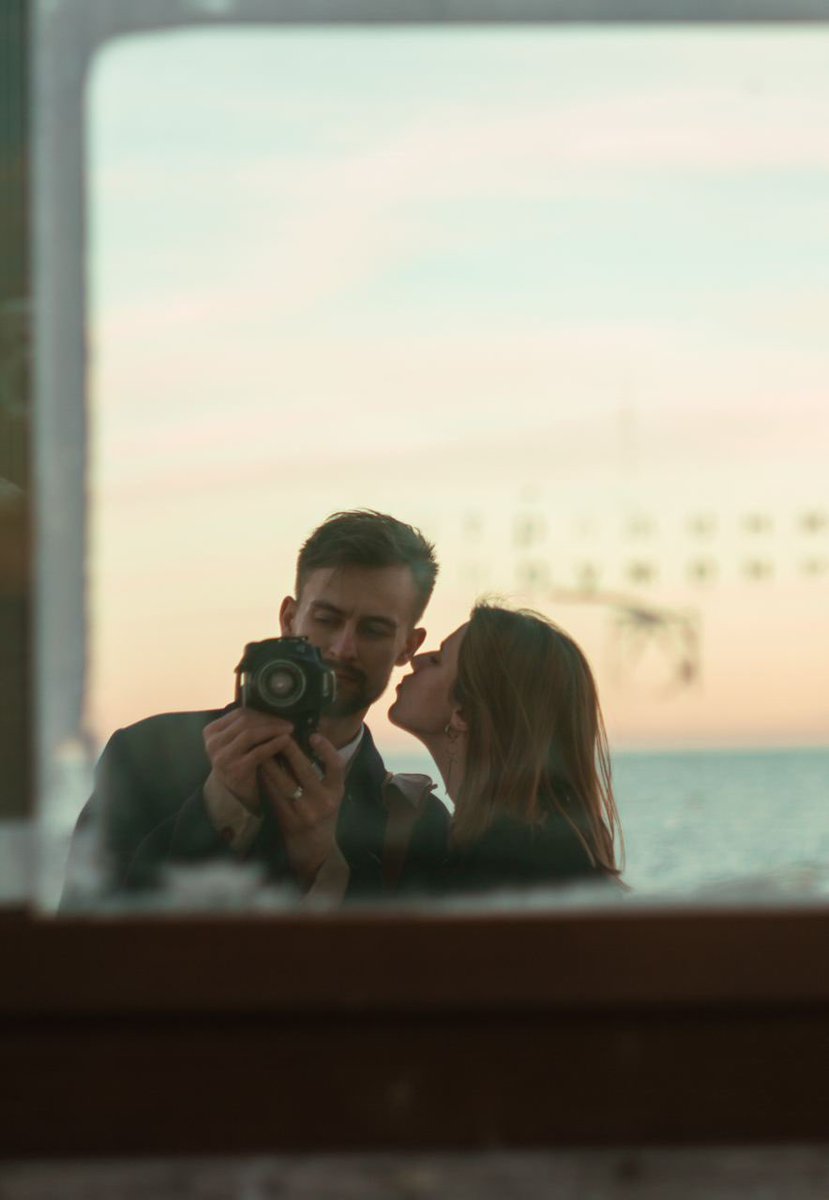 What are you grateful for in this moment? Share what’s inspiring you right now and what small victories have made your day special 🌟✨