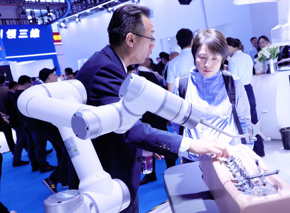 PerloveMedical's tweet photo. 🚀 Perlove Medical is at #CMEF2025 in Shanghai! 🎉
📍 Booth 3Z20, Hall 3 | 📅 April 8-11, 2025
Come explore our latest in #MedicalImaging, including:
✅ C-arm Systems
✅ DR &amp; DRF
✅ Surgical Navigation Tech
Let’s innovate together! 👏 
#PerloveMedical #CMEF2025 #HealthTech https://t.co/w9GEvDb1L1