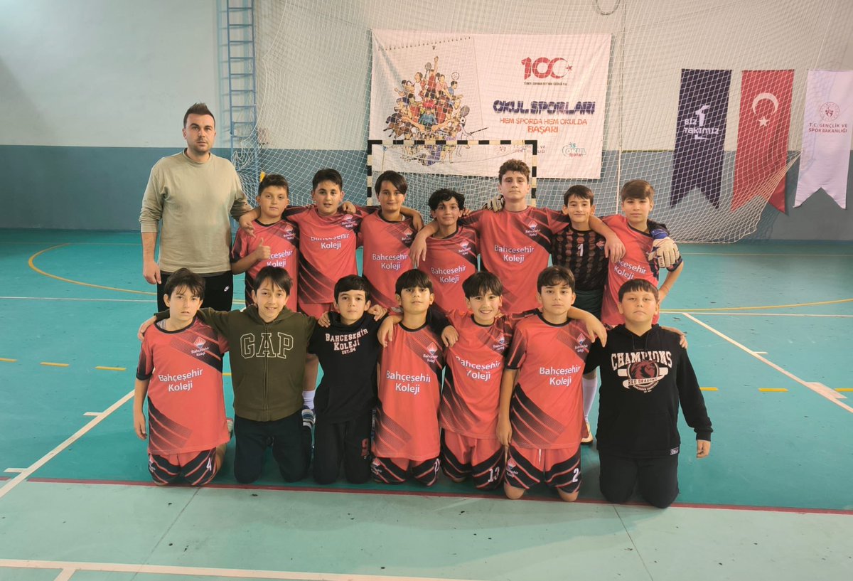 2024-2025 Eğitim-Öğretim Yılı Okul Sporları Küçük Erkek Futsal müsabakalarında okul takımımız oynadığı 4 maçın 3' ünü kazanarak Final grubuna katılmaya hak kazanmıştır. Öğrencilerimize final maçlarında başarılar dileriz. 👏🏼⚽