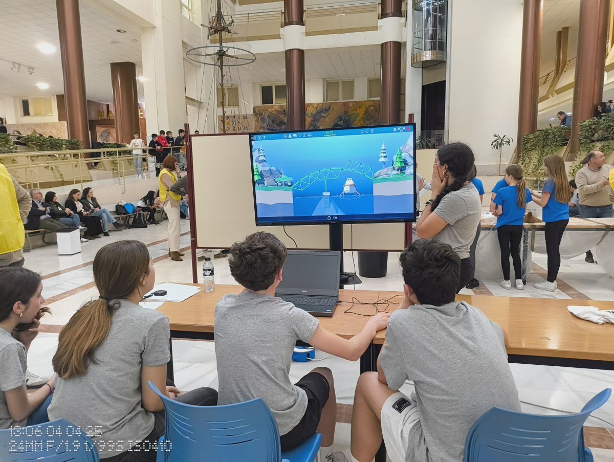 ¡Segundo puesto a nivel nacional! Eso es lo que ha conseguido el equipo "Caminantes ingeniosos" de nuestro instituto.

Pablo, Beltrán, Paule, Gadea y Eva: ¡SOIS INCREÍBLES!🙌🙌🙌

ubu.es/noticias/el-eq…