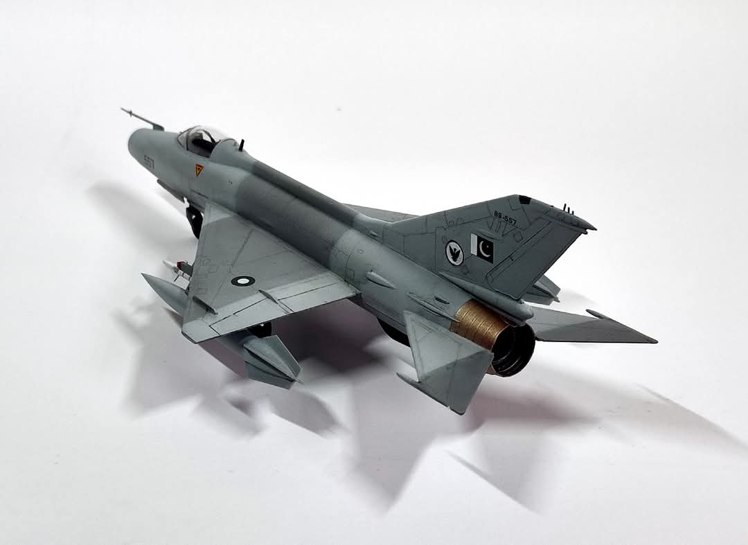 RehanSiraj1's tweet image. Made this 1/48 Trumpeter J-7 scale model as F-7P of PAF No. 19 Sqn.
Did some modifications to match with PAF variant.
This model will be going to the pilot who flew F-7Ps during his PAF days. He did his first solo on F-7P having this serial no 557.
#scalemodel #Pakistan