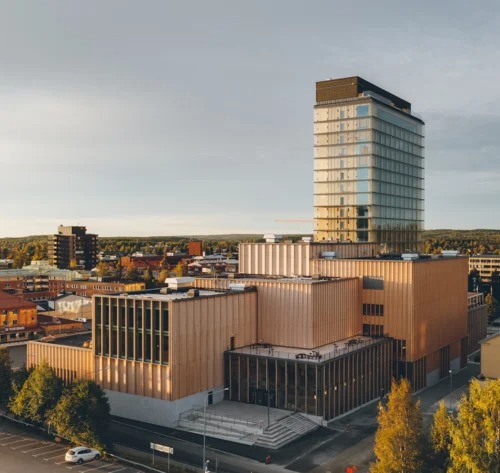 DH_Danmark's tweet image. Vidste du ?? 

Med 20 etager og en højde på omkring 80 meter er det en af de højeste bygninger i Europa, som er bygget af træ

Læs mere : ow.ly/oboM50VsZVx

#dkbyg #dkark #ABV #brandventilation #naturligventilation #bæredygtigtbyggeri #træbyggeri #byggeri #DGNB