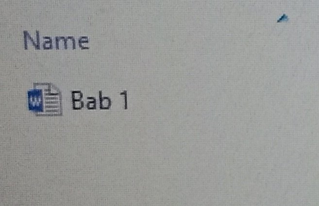 Padahal aku baru saja mulai menulis kisah kita. Kupikir akan berakhir seperti yang diharapkan ternyata kita sama-sama merubah alurnya.