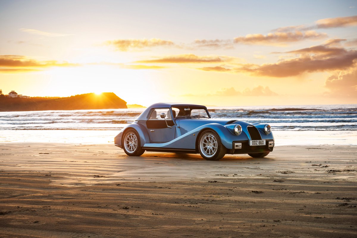 Morgan Supersport - Design in evoluzione, dinamica di guida e raffinatezza. Un hard top intercambiabile trasforma la personalità della Supersport
.
📄 Leggi di più: shorturl.at/q3JFz 
.
#romeoferraris #morgan #MorganSupersport