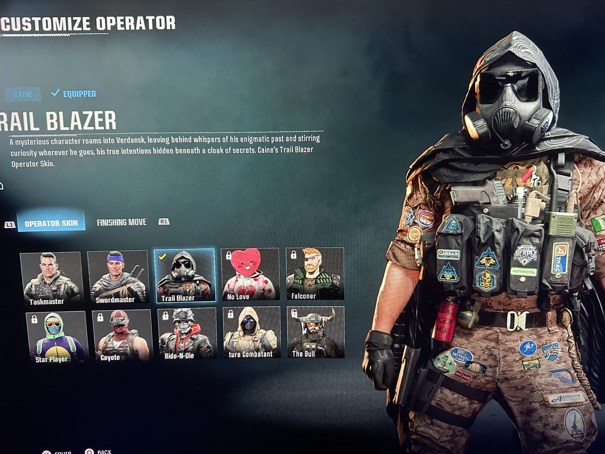 Balstar123's tweet photo. After 8 hours of playing Warzone Casual, opening safes and backing out finally got the skin 
#VerdanskReturns #Warzone https://t.co/oYxvlwq677
