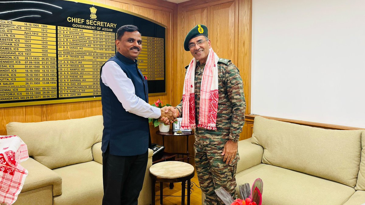 GajrajCorps_IA's tweet photo. *Rashtra Nirmaan – Veterans Se Sanjhedari & Security Synergy*

COS #GajrajCorps_IA called on Dr Ravi Kota, IAS, #ChiefSecretaryAssam; Dr Krishna Kumar Dwivedi, IAS, #PrincipalSecretary to the Hon’ble CM of Assam; and Shri Harmeet Singh, IPS, #DGPAssam in #Guwahati.

Discussions with the #ChiefSecretary focused on harnessing the potential of Veterans for #RashtraNirmaan and achieved several positive outcomes towards #VeteransEmpowerment—reaffirming the national commitment to their welfare and continued role in nation-building.

Engagement with the #DGPAssam centred on strengthening #RearAreaSecurity through enhanced intelligence sharing and closer coordination with #AssamPolice.

A strong reaffirmation of joint preparedness and dedication to Veterans welfare.

#TogetherWeStand #SynergyInAction #IndianArmy #WeCare
@adgpi @easterncomd @GajrajCorps_IA