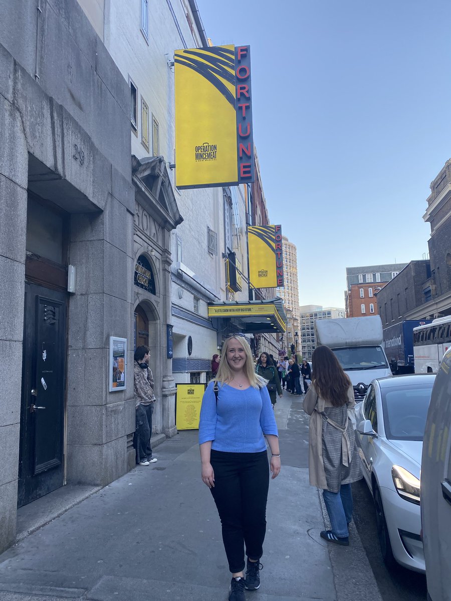 els199218's tweet photo. Last night I had my (what seems to be) annual trip to @mincemeatlive - equally as brilliant as a year ago, if not even funnier! A true gem of a show - the skill of the cast &amp; brilliance of the writing - love it! And it was just what I needed last night 💛 https://t.co/zYVnGPQhp9