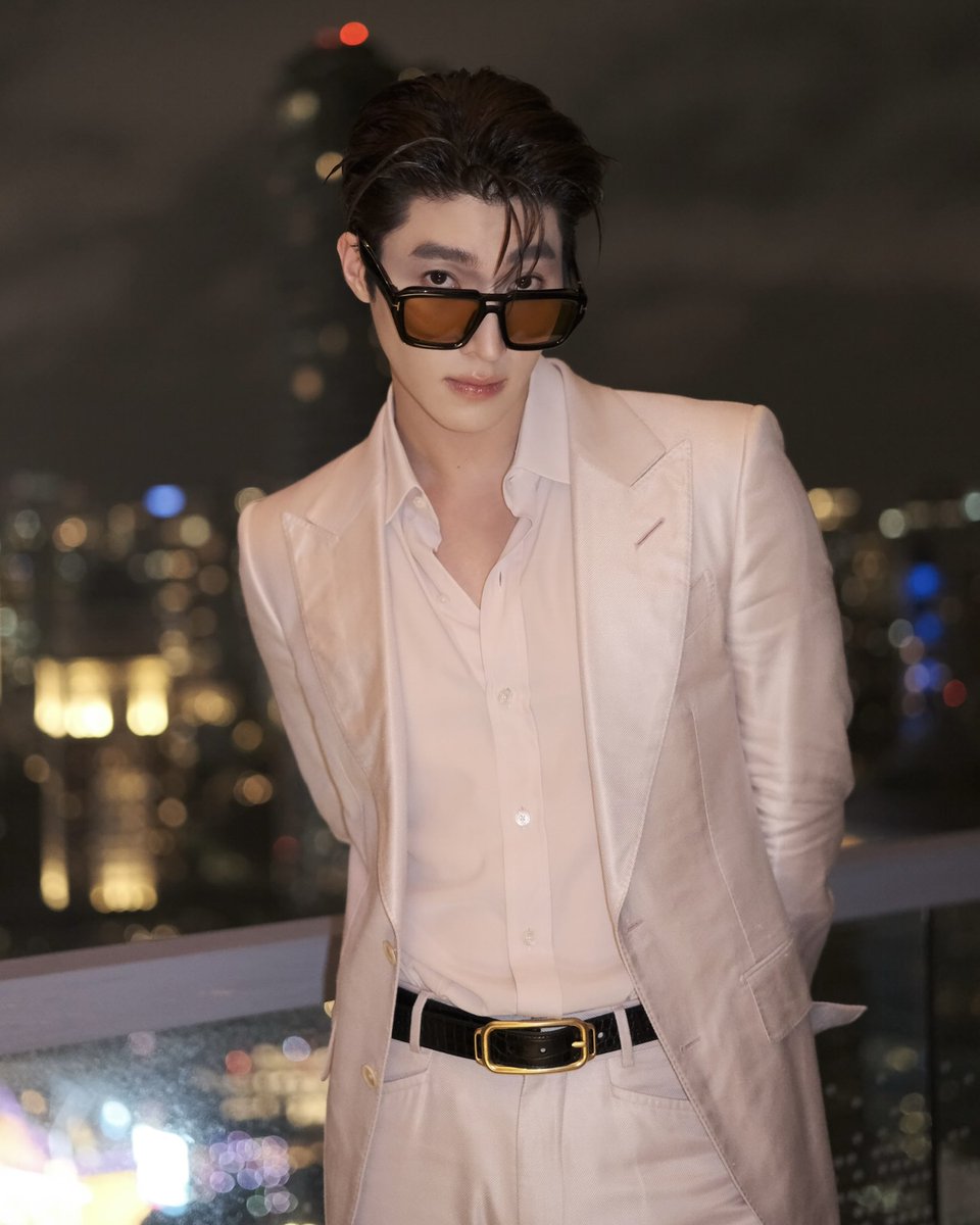😎