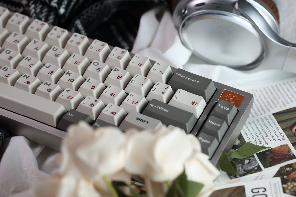 The Fox65 is a keyboard that combines sophisticated beauty and functionality with its streamlined, rounded design.
he body is made of high-quality aluminum material, which enhances the beauty of the design while ensuring durability.
#fox65 #chosfox #keyboard #keycap #Switch