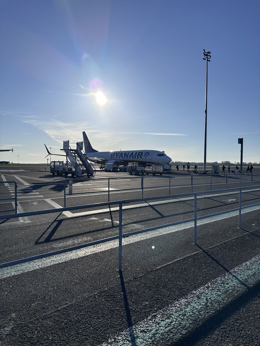 IrishLUFC's tweet image. The journey begins @LUFC #mot #lufc #awaydays