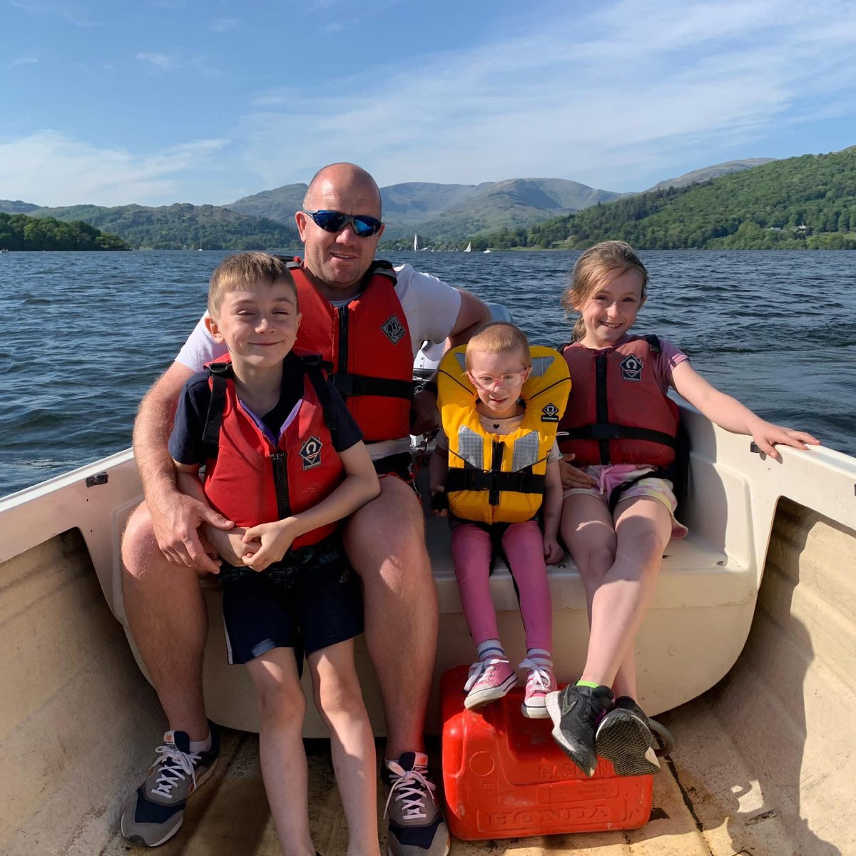 hollysheartsuk's tweet photo. Today is 3 years since Holly passed away 🤍 

Each year we try to do something that Holly enjoyed so this year we are off to Lake Windermere to go on a little boat ride.

We will be lighting a candle at 8pm which is the time she passed, please join us wherever you are 🕯️

💜❤️💖 https://t.co/XMOKTCst7C