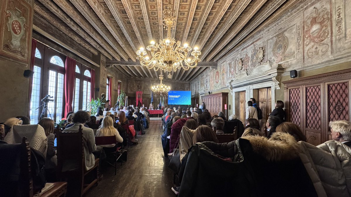 Parlamento europeo (@europarl_it) on Twitter photo 🔛Al via a Feltre la seconda giornata dei lavori della Riunione nazionale della Rete Europe Direct🇪🇺🇮🇹<a href="/Europarl_IT/">Parlamento europeo</a> <a href="/europainitalia/">UE in Italia</a>
🎯Oggi focus su economia, social e contrasto alla disinformazione, attività di comunicazione e con le scuole, e best practice sui territori 🙌🏻💪🏻 🔛Al via a Feltre la seconda giornata dei lavori della Riunione nazionale della Rete Europe Direct🇪🇺🇮🇹<a href="/Europarl_IT/">Parlamento europeo</a> <a href="/europainitalia/">UE in Italia</a>
🎯Oggi focus su economia, social e contrasto alla disinformazione, attività di comunicazione e con le scuole, e best practice sui territori 🙌🏻💪🏻