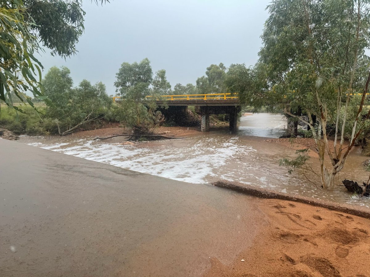It's raining in Tennant Creek this afternoon... here's a few pictures from the Country Hour audience 🌧️🌧️