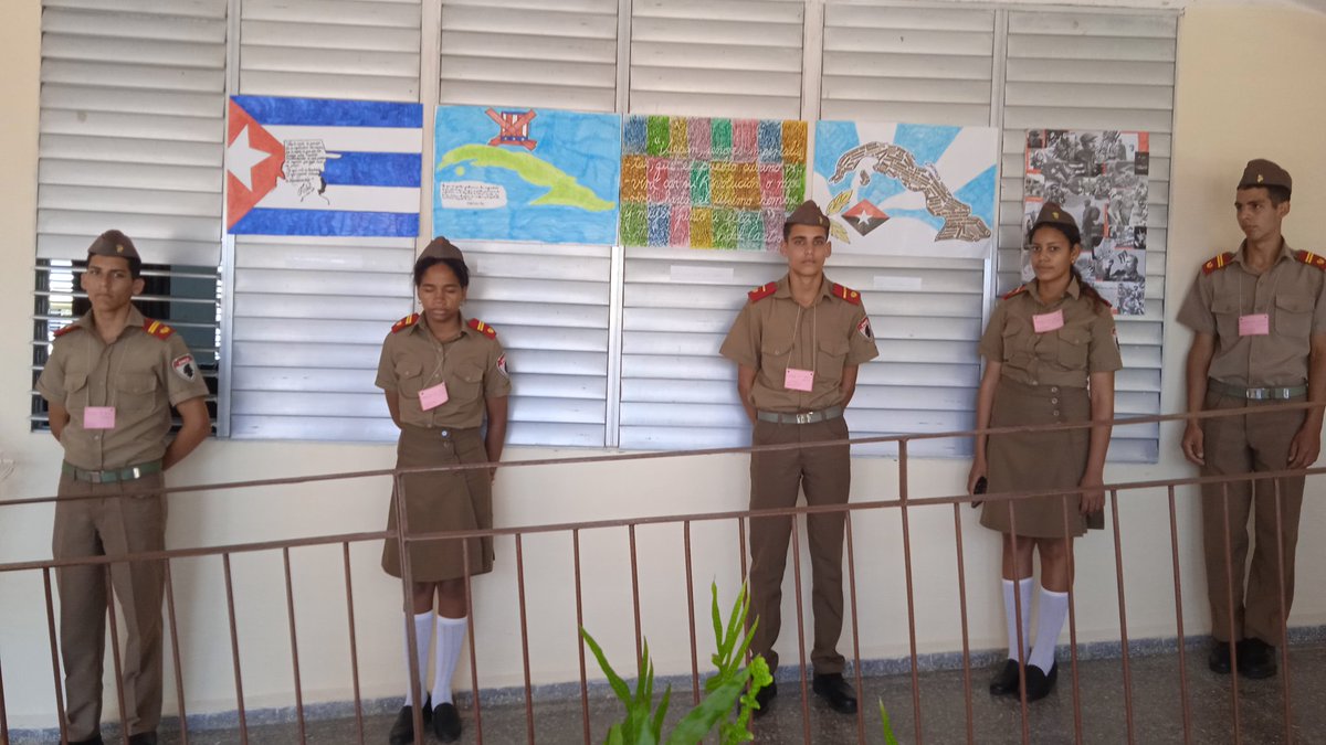 Dunia85571498's tweet photo. @CentralEjercito Festival de Artes Visuales en la EMCC Cienfuegos, parte del homenaje a la fundación del Ejército Central.
🎨🎨🎨🎨🎨🎨❤️
#JóvenesCreativos
#ConFidel
#PorLaRevolución https://t.co/hpczICWgDB