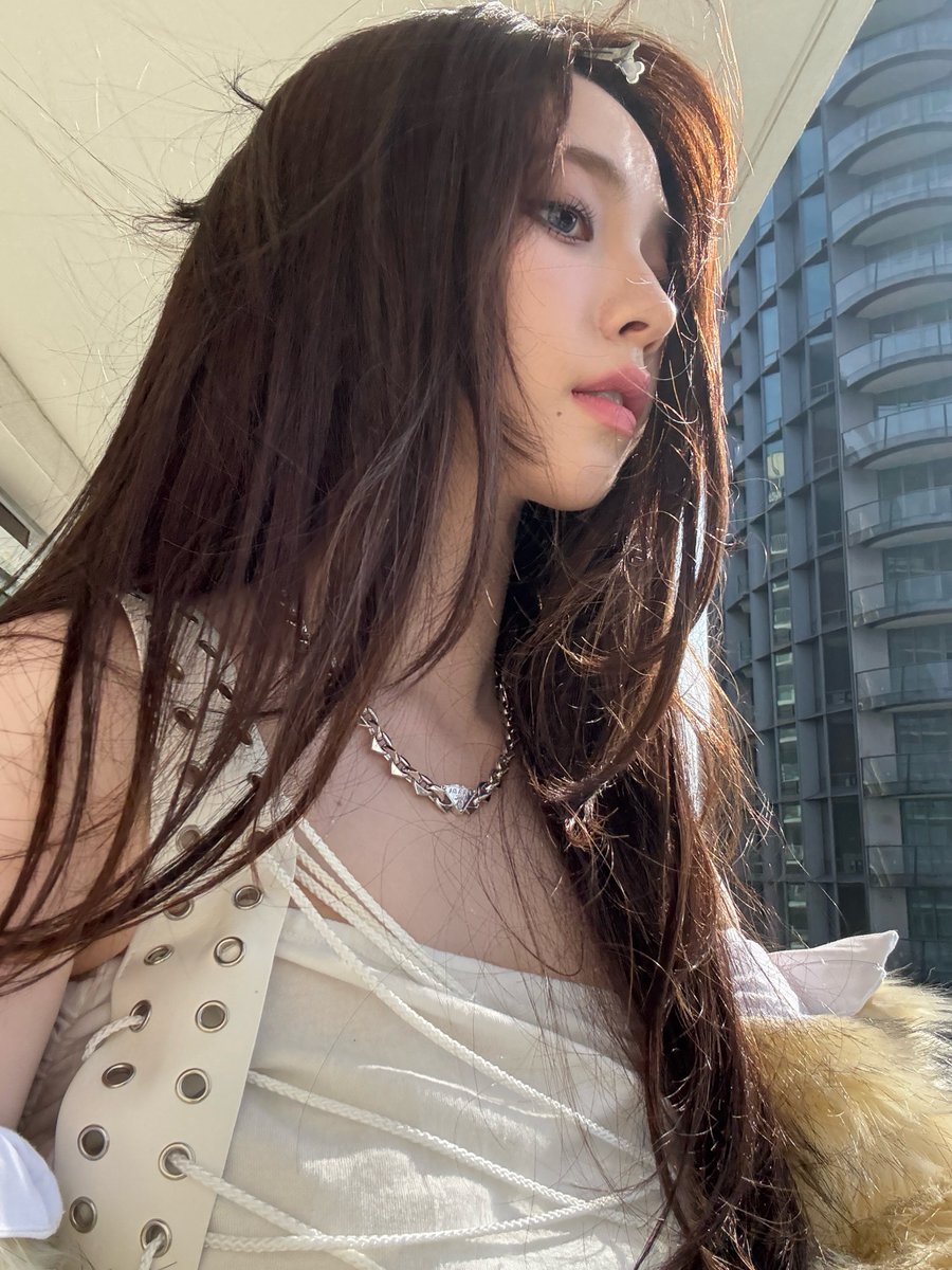 EXCUSE ME KARINA??!!?