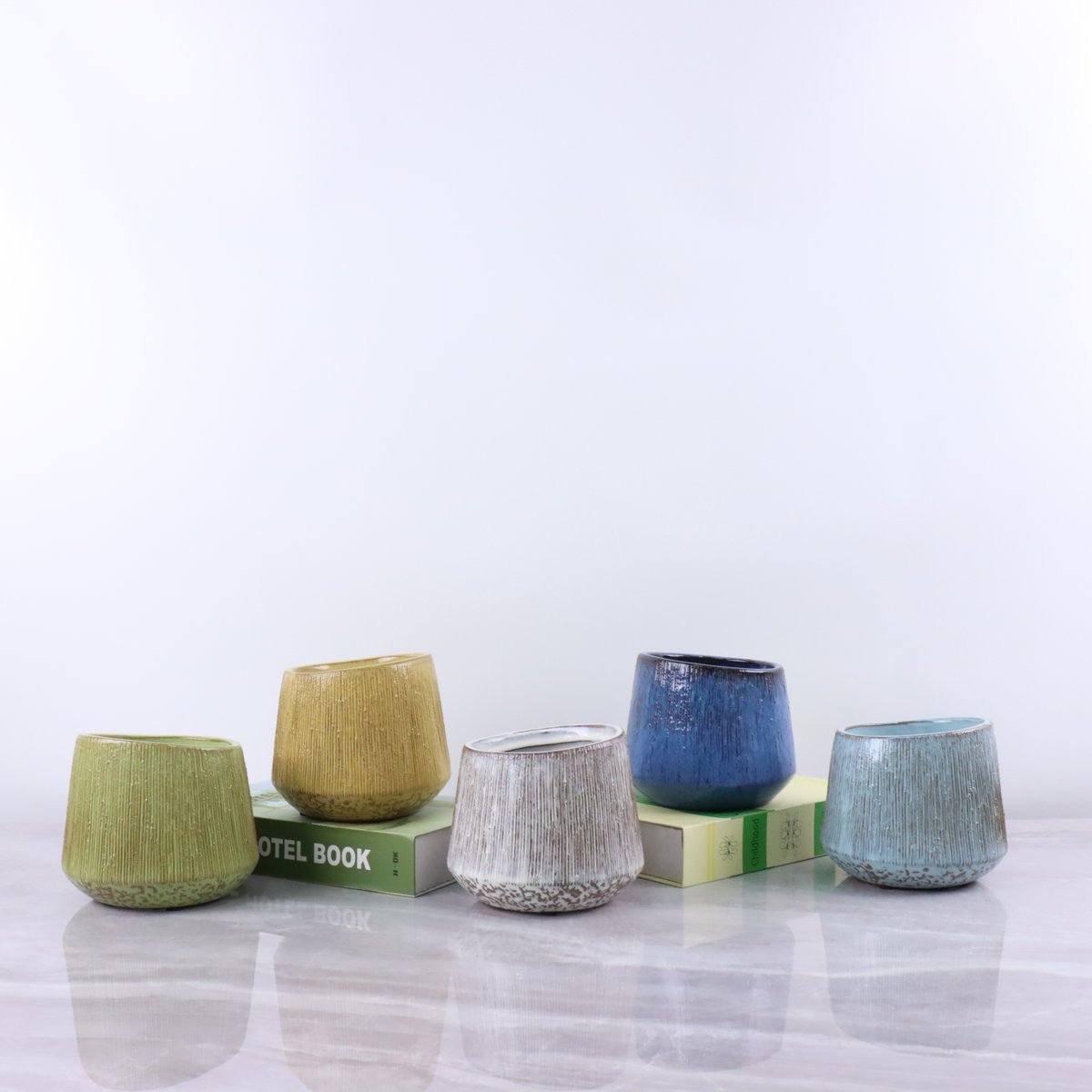 JiweiLuyu's tweet photo. Modern meets organic in 3 silhouettes. Mesmerizing "frozen fire" glazes + matte texture. Sculptural rims, ergonomic design. Customized available!
🔹 Premium stoneware
🔹 45-60 day lead time
🔹 OEM/ODM welcome
📩 sale8@jiweiceramic.com
📞 +86 180 2570 4207
#Ceramics #LuxuryDecor https://t.co/yH0WlQR3VS