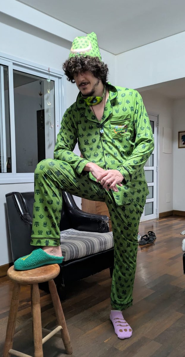 Recebi um set completo Ysera Emerald Dream
+20 de conforto
+27 de estilo
Bonus de set: Não acorda com barulho de pet durante a noite
Obrigado pelo presente carinhoso <a href="/PlayHSBrasil/">Hearthstone 🇧🇷</a>  #hsrcreators