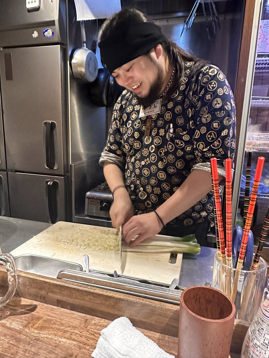 batten_100kg's tweet photo. 近況。
れおまるしきさんのライブに行ったり菅原さんと知り合いのタコス屋さん行ったりぶんこと結婚おめでとうしてゆうじさん眺めてきた。

仕事が辛い。 https://t.co/DNwM2H1Ef7