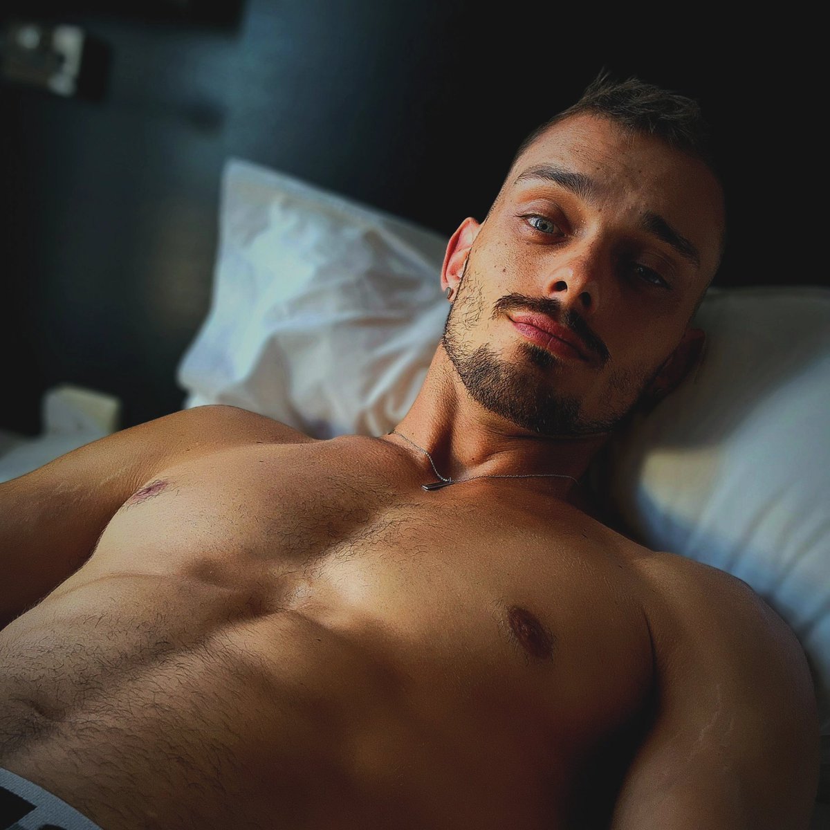 The beauty sleep helps 😴 😅