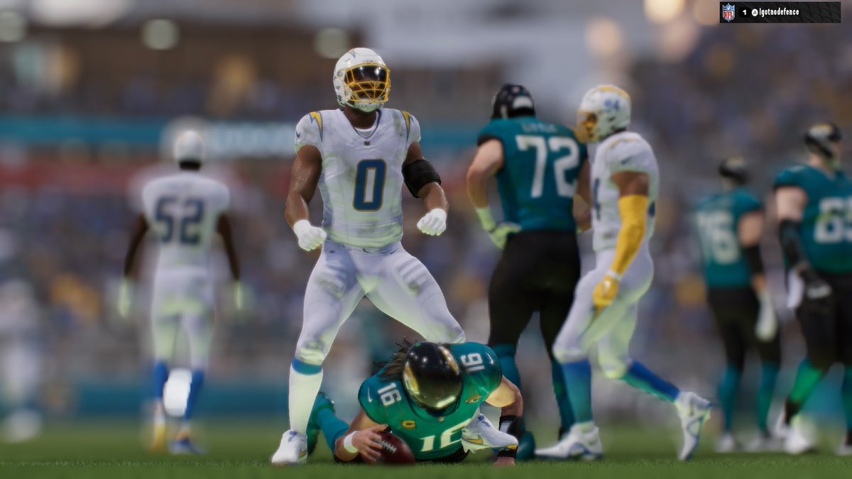 4 Verts Chargers ⚡️ tweet media