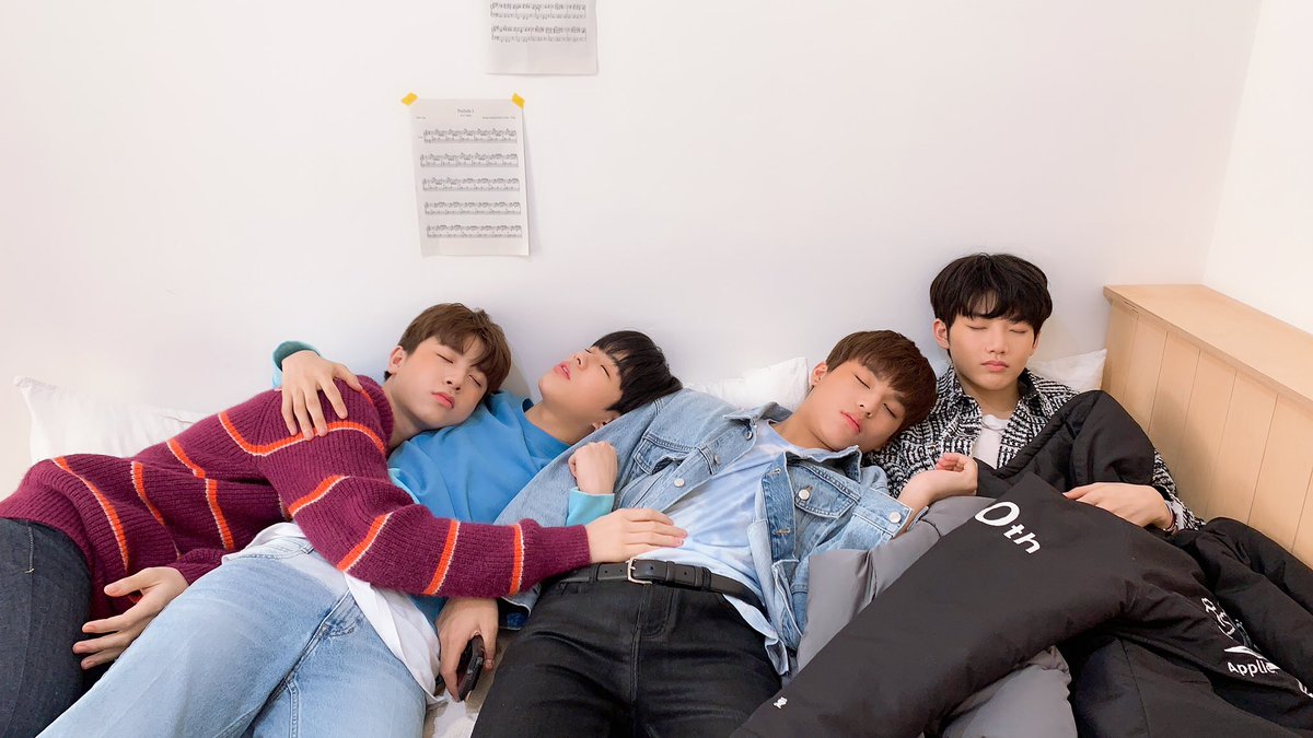 릴 tweet media