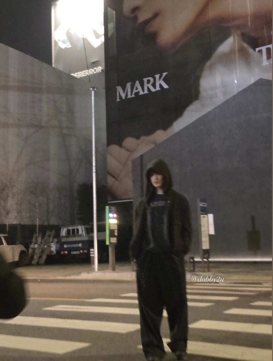 dobby2u's tweet image. 오늘 새벽에 집 가다 마크 자만추 했었는데...
내가 성덕인게 만우절 구라 아니고 실화였던 사건