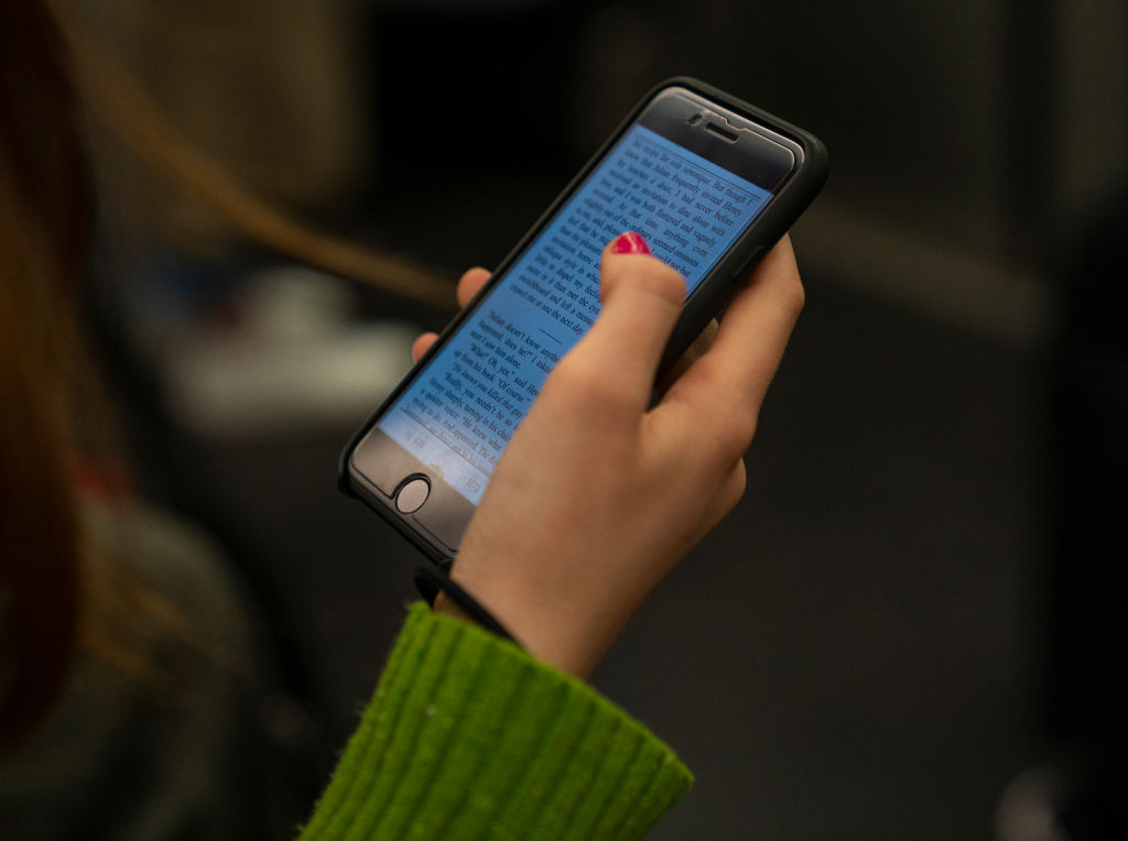 The California State Library announced on Wednesday a new partnership that makes it easier for residents to access hundreds of thousands of free e-books and audiobooks. trib.al/qbHsaO8