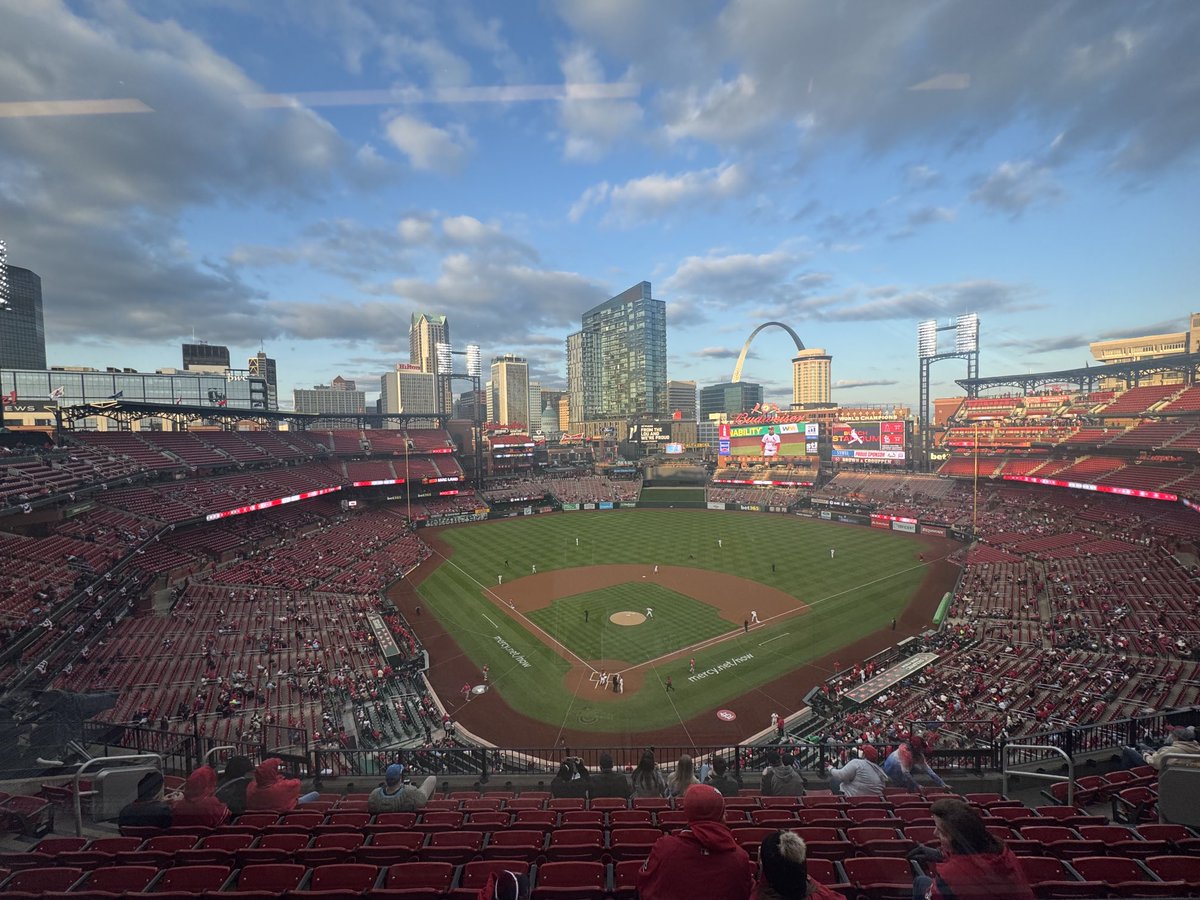 hochman's tweet photo. We will find out later, but this could be a historically low attendance here at Busch Stadium for an in-school-year Monday night vs. the Angels during a Cardinals “transition” year. This was the crowd as the Cards took the field. https://t.co/or4FZoaWSM
