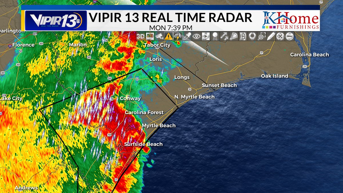Kristachangwx's tweet photo. Slowly but surely we're starting to see the rain move in. A severe thunderstorm warning is in effect until 8:00 PM. https://t.co/5LfZmBMZYA