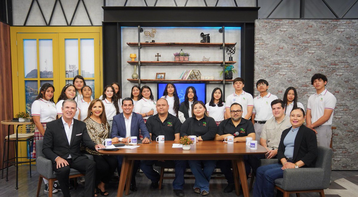 SECSonora's tweet photo. ⚪ A través de proyectos enfocados en arte, cultura, deporte y medio ambiente, el @CecytesSonora promueve el liderazgo social entre sus estudiantes. 🏫

📨 Lee el boletín completo en: https://t.co/NcjQq7x05f https://t.co/lJqkJc3VFl