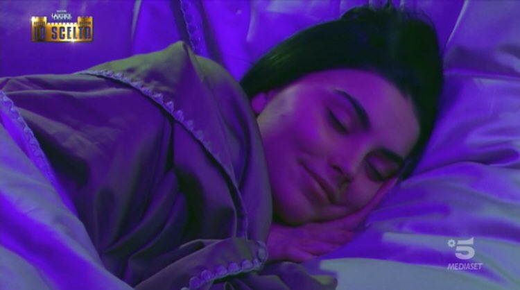 ehiaguilera's tweet image. Come vado a dormire sapendo che non ha vinto Zeudi di Palma o Lorenzo spolverato #Grandefratello #heleners #helevier