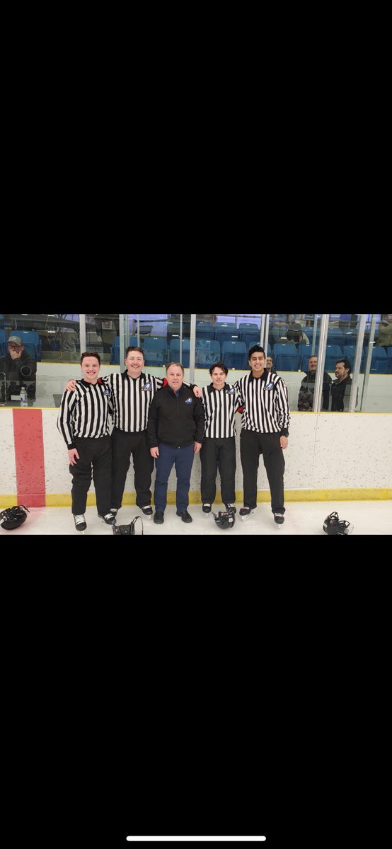 18aa female - sherwood Park
Gold Medal
In order on picture:
Jamie Robert (L)
Ethan Bayduza (R)
Ray Keller (supervisor)
Zach Parker (R)
Jeevun Kahlon (L)