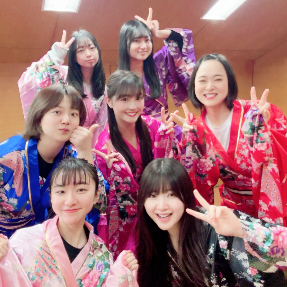 おはよう😊
舞台でラストに着る和の衣装🌸
役者チームのみんなと写真撮ったよ！ダンサーチームもおそろい♪
劇場で待ってます♪

SAKURAエンゲキプロジェクト vol.0
「SAKURA GIRLS」
作・演出 山本夢人
振付 花井円香

2025年4月3日(木)・4日(金)
＠アルネ543
（西武池袋線・富士見台駅から徒歩2分）