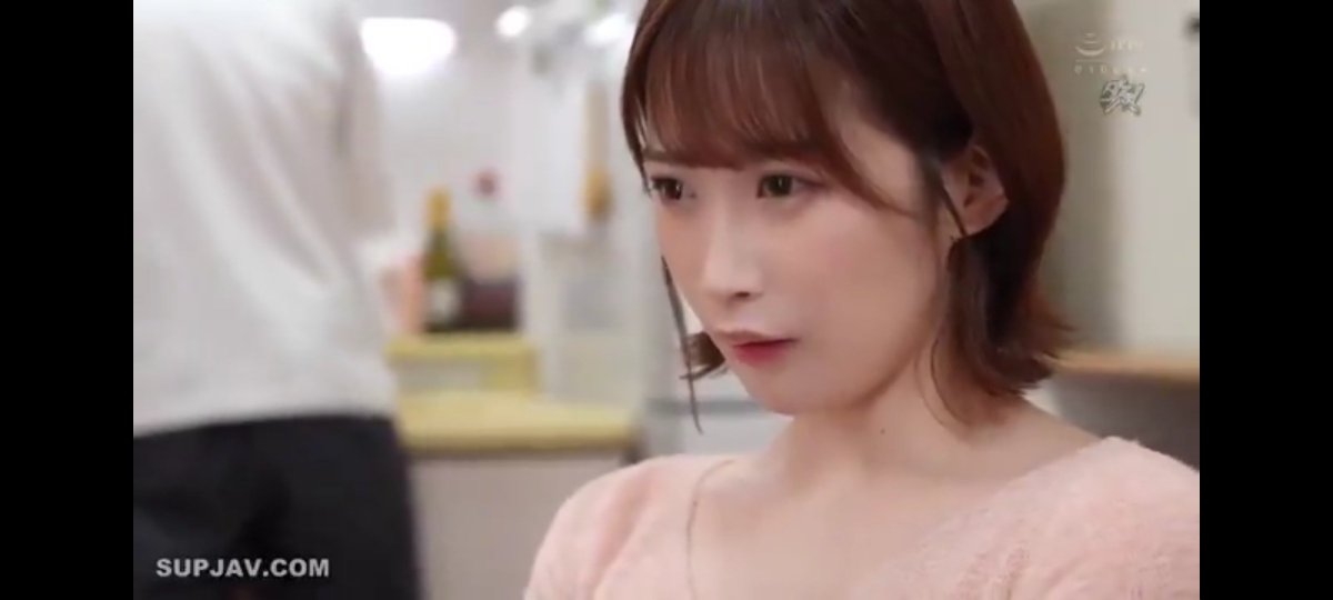 ratnasan95's tweet photo. @gzjsyw who is her name please? https://t.co/aUUOhG4vGP