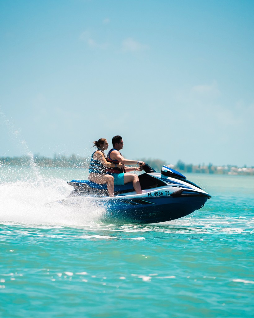 Adventure awaits on our Jet Ski Tours! 🏍️💨 Feel the thrill of the Keys like never before

#robbies #floridakeys #islamorada #snorkel #adventure #lighthouse #fishing