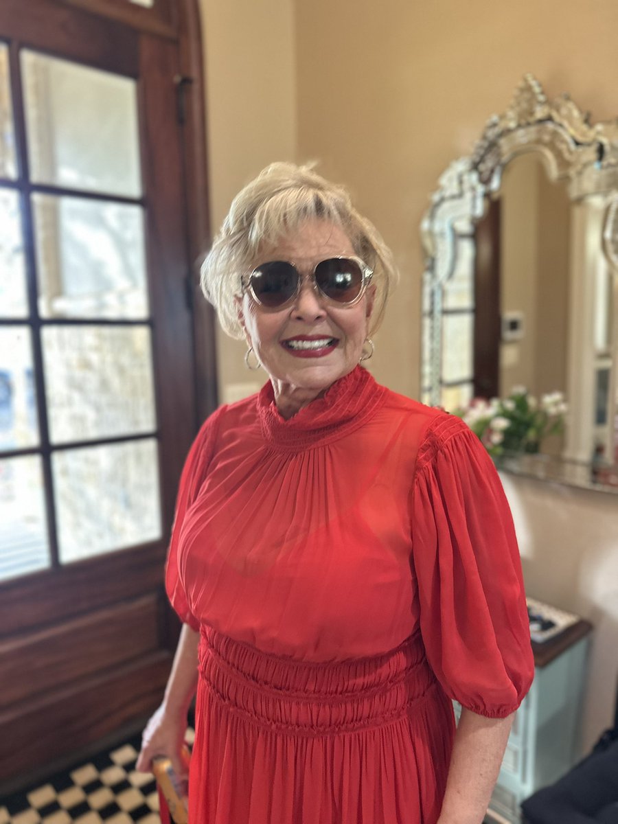 Roseanne Barr tweet media