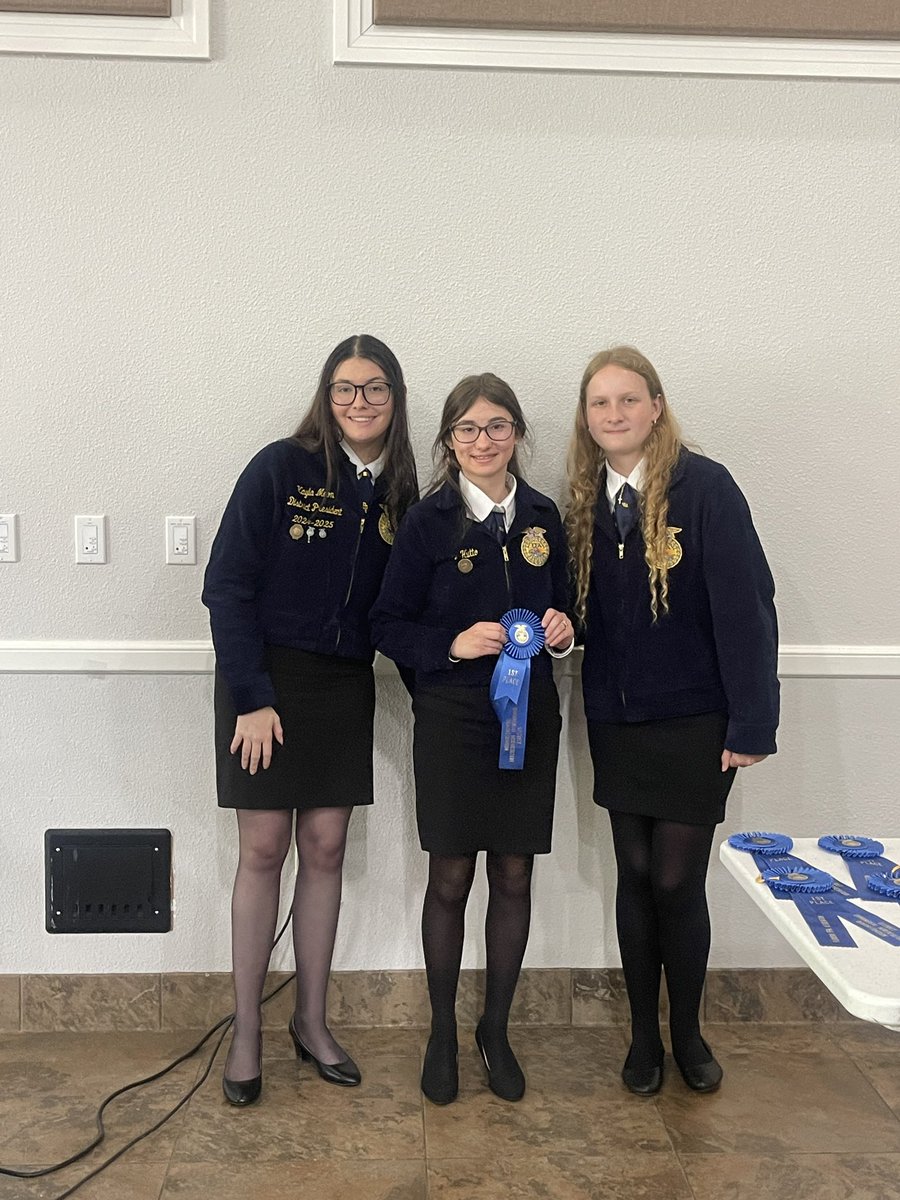 bms_ffa's tweet photo. These 7 FFA members competed in the District 5 Ornamental Horticultural contest today. Congratulations to Evelyn for placing 1st in the Production category and Aubrey &amp; Layla for placing 2nd in marketing category. Good luck to Evelyn at the state contest next month! https://t.co/ew9Uq1Lfkr