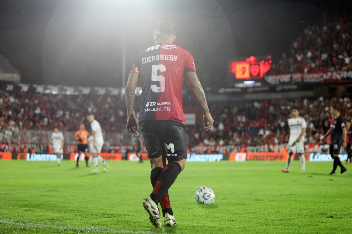 Newells's tweet photo. 5️⃣🎩 https://t.co/Cjmigt406g