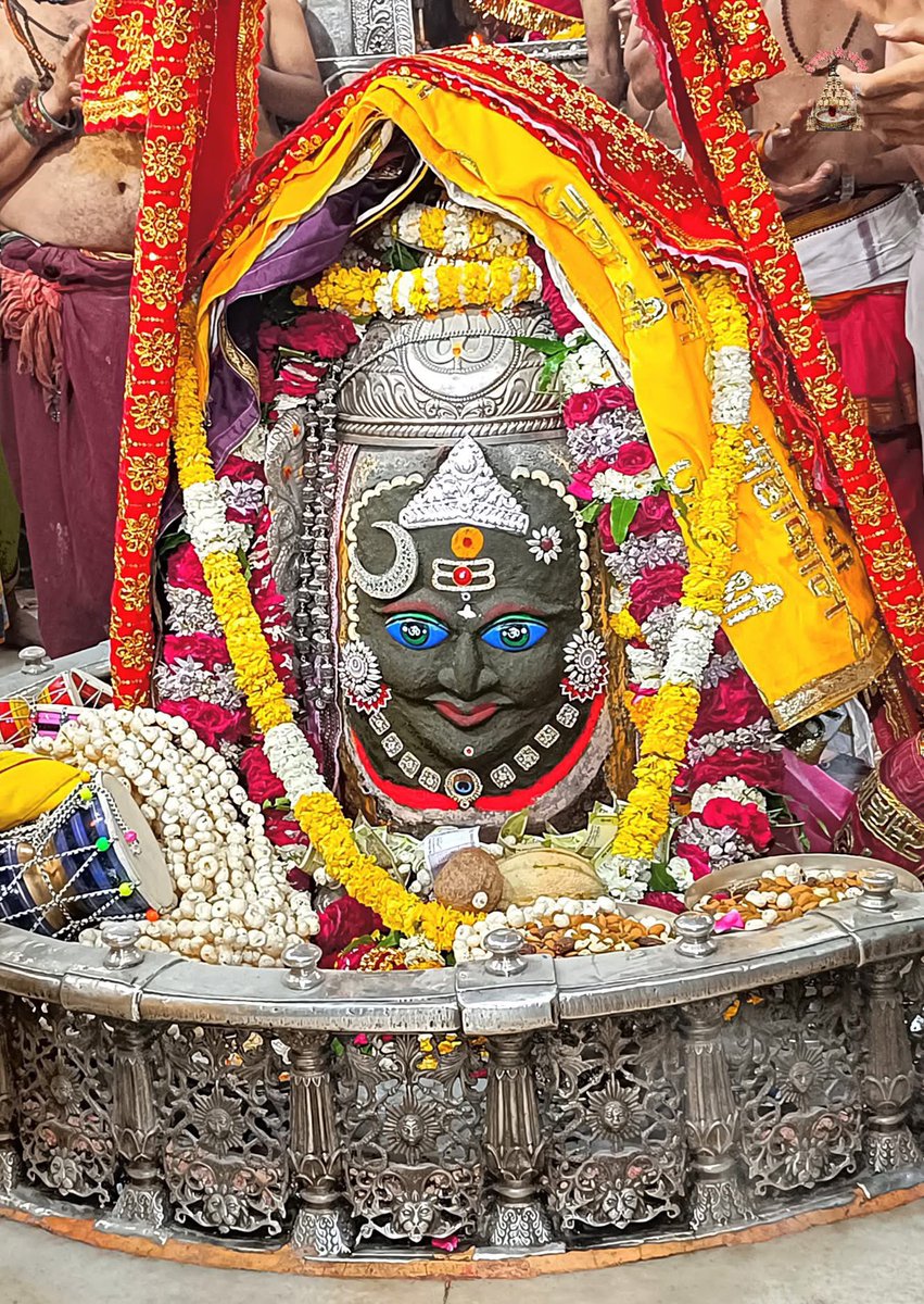 श्री  महाकालेश्वर ज्योतिर्लिंग जी के आज के भस्म आरती श्रृंगार दिव्य दर्शन 01.04.2025