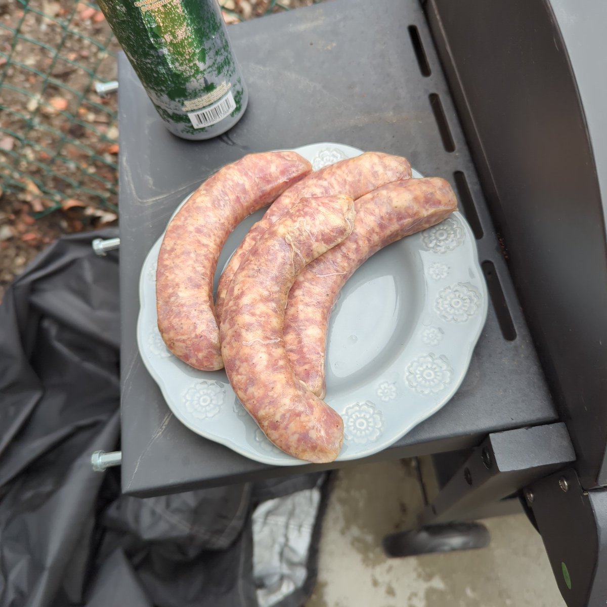 BlGDUMBASS's tweet photo. @iama_niceguy Got some locally made bacon garlic Italian sausage, hopefully I don't burn it https://t.co/MTXrUSFjRJ