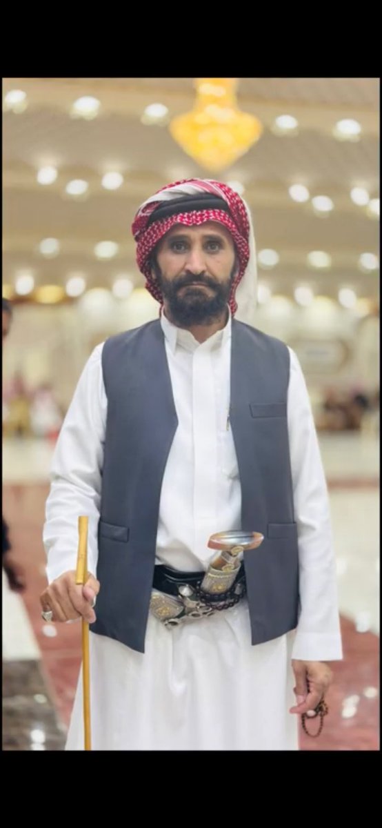 VoicefromAsir's tweet photo. #تغطية

         ضمن فعاليات أجاويد 3 
حفل معايدة لقبيلة الـ هادي آل مقرح بمركز الغول  

الحرجة : سلمان آل مقرح @salqhtainy5 

أقامت قبيلة الـ هادي من آل مقرح حفل معايدة لأبناء القبيلة  لعيد الفطر لشهر رمضان المبارك 1446 بمركز الغول بمحافظة الحرجة ، وقدم شيخ القبيلة الشيخ يحي بن محمد آل هادي كلمة رفع فيها التهاني والتبريكات لمقادم خادم الحرمين الشريفين الملك سلمان بن عبدالعزيز آل سعود وولي عهدة الأمين صاحب السمو الملكي الأمير محمد بن سلمان وأمير منطقة عسير الأمير تركي بن طلال بن عبدالعزيز ونائبة وحكام المملكة وشعبها بمناسبة عيد الفطر المبارك سائلا الله ان يعيدة على الجميع بالخير والبركات. 
واضاف ان حفل المعايدة ياتي ضمن مبادرة أجاويد 3 التي أطلقها أمير المنطقة في شهر رمضان المبارك ، وقدم شكره لصاحب الأستراحة بالمركز الاخ سعيد بن مسفر الـ هادي الذي تبرع بها لإقامة حفل المعايدة وايضاً للأستاذ ياسر بن سلمان الذي تبرع بالضيافة والعشاء لأهالي مركز الغول من أبناء القبيلة . 
كما أعرب الشيخ يحي بن محمد  عن شكره وتقديرة لابناء القبيلة المتمزين خلال الشهر الماضي والذين حصلو على تميز ومنهم الشاعر هادي بن مفرح آل مقرح الذي حاز على لقب شاعر القلطة والمركز الأول على قناة الواقع وايضا حصول المهندس محمد بن يحي الـ هادي على درجة الماجستير من دولة ماليزيا بتقدير ممتاز ومرتبه الشرف الاولى مطالبا الجميع بان يحذو حذوهم . 
وأقيمت خلال الحفل العديد من الألوان الشعبية ومنها القزوعي والزامل وغيرها في ليلة عيد مميزة أجتمع فيها الأجاويد بمركز الغول .

#صوت_من_عسير_الاعلامي 
@asda_aseer 
@emartasir 
@ajaweedAseer 
@alharjjh
