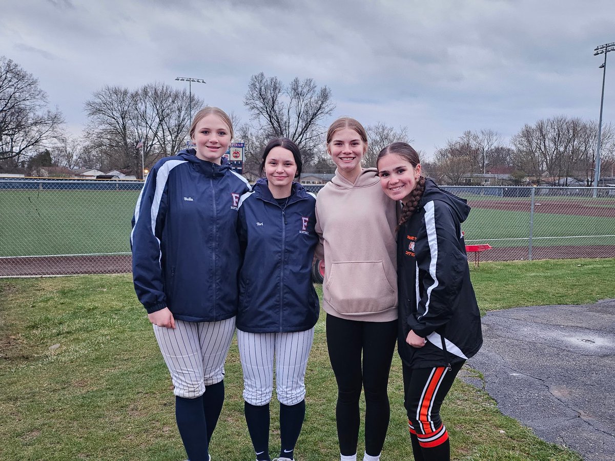 Me and <a href="/AnnabellaBaumg1/">Annabella Baumgart</a> got to play against <a href="/Ella_newbrough/">Ella Newbrough</a> today. We are all on @FPSelect14u and we had a great time playing each other. We won and the score was 15-13. Thank you to, <a href="/SophiaBrogan_28/">Sophia Brogan</a> and everyone else who came to support. Excited to play again tomorrow.