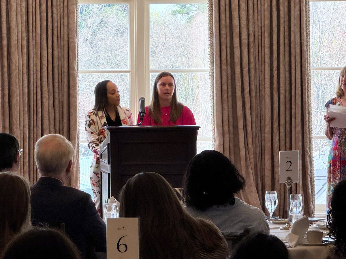 RoweDana1's tweet image. Our year as #AlbertSchweitzer Fellows has flown by! Immensely grateful to be part of this incredible organization, gaining lifelong lessons in advocacy, patient-centered care, and selfless service.
Thankful for the amazing mentors and patients who have guided our journey!